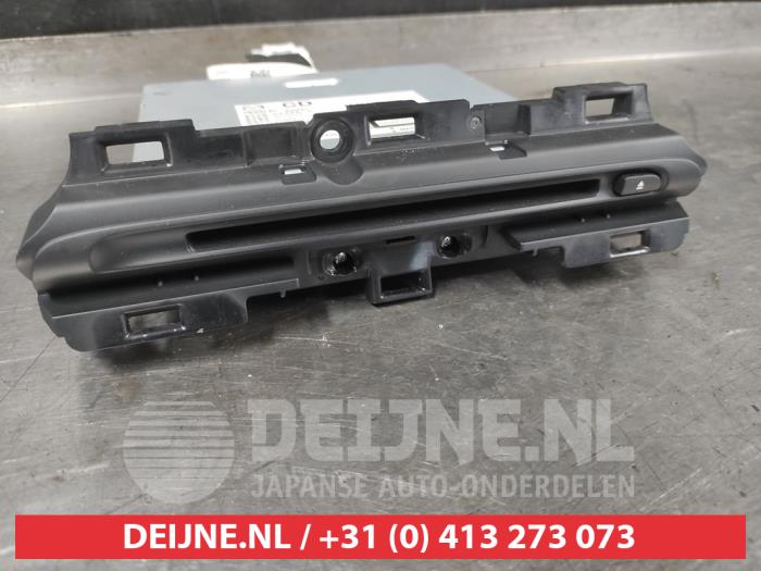 Używane Odtwarzacz CD Mazda CX-5 II (KF) 2.2 SkyActiv-D 150 16V 2WD Cena na żądanie oferowane przez V.Deijne Jap.Auto-onderdelen BV