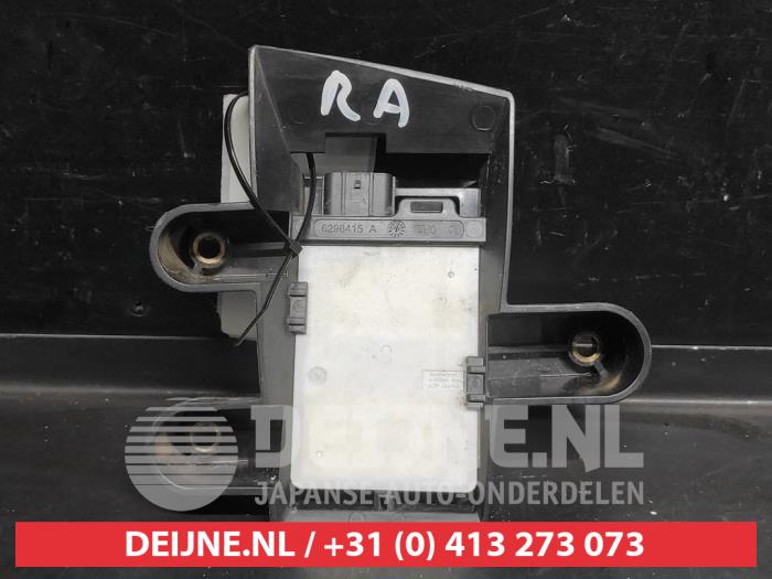 Begagnade Dödvinkelsensor Honda Civic (FK1/2/3) 1.4i VTEC 16V Pris på förfrågan erbjuds av V.Deijne Jap.Auto-onderdelen BV