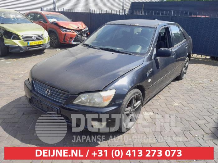 Używane Reflektor lewy Lexus IS (E1) 200 2.0 24V Cena na żądanie oferowane przez V.Deijne Jap.Auto-onderdelen BV