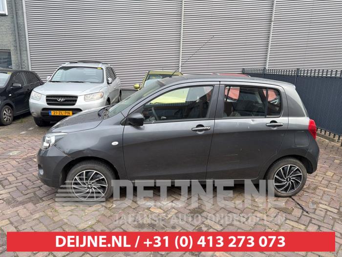 Usados Ventanilla triangular izquierda detrás Suzuki Celerio (LF) 1.0 12V Precio de solicitud ofrecido por V.Deijne Jap.Auto-onderdelen BV