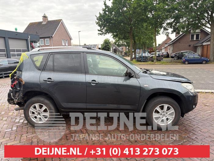 Usados Ventanilla triangular derecha detrás Toyota RAV4 (A3) 2.0 16V VVT-i 4x4 Precio de solicitud ofrecido por V.Deijne Jap.Auto-onderdelen BV