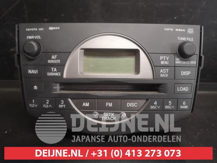 Używane Radio Toyota RAV4 (A3) 2.0 16V VVT-i 4x4 Cena na żądanie oferowane przez V.Deijne Jap.Auto-onderdelen BV