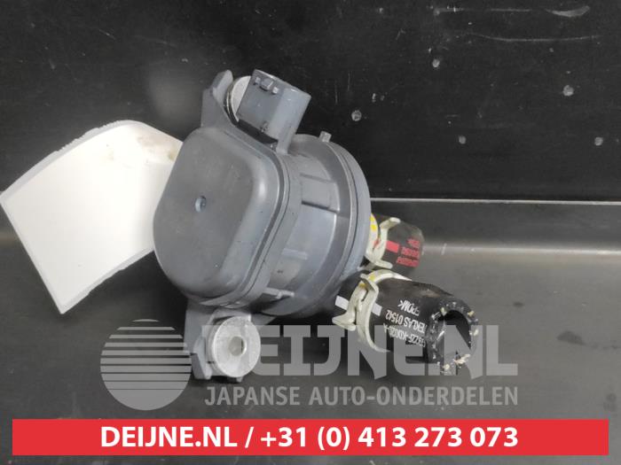 Begagnade Extra vattenpump Toyota Yaris IV (P21/PA1/PH1) 1.5 12V Hybrid 115 Pris på förfrågan erbjuds av V.Deijne Jap.Auto-onderdelen BV