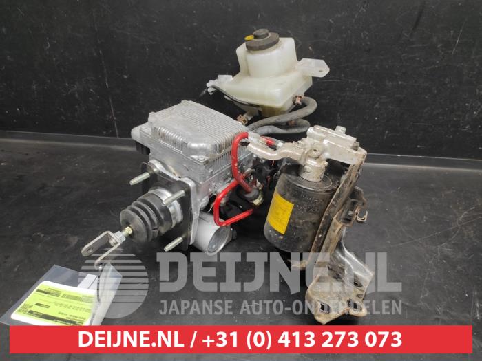 Usagé Servo frein Toyota Prius (ZVW3) 1.8 16V Plug-in Prix sur demande proposé par V.Deijne Jap.Auto-onderdelen BV
