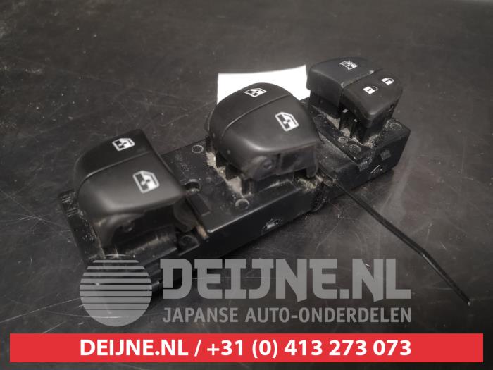 Usados Interruptor combinado de ventanillas Nissan Qashqai (J11) Precio de solicitud ofrecido por V.Deijne Jap.Auto-onderdelen BV