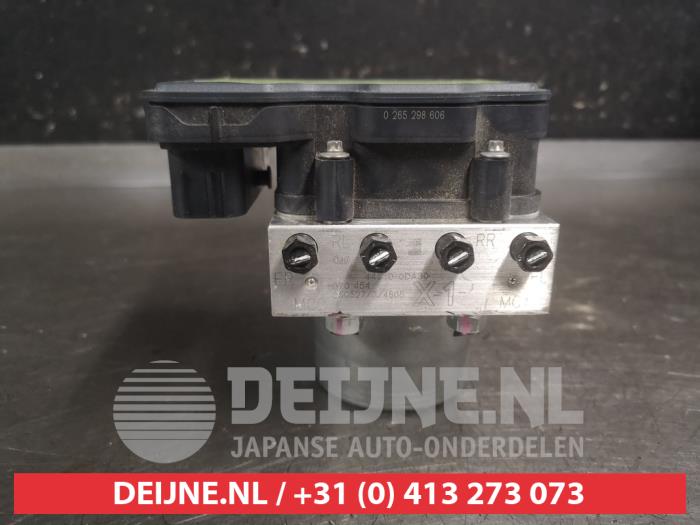 Begagnade ABS-pump Mazda 2 Hybrid 1.5 12V Pris på förfrågan erbjuds av V.Deijne Jap.Auto-onderdelen BV