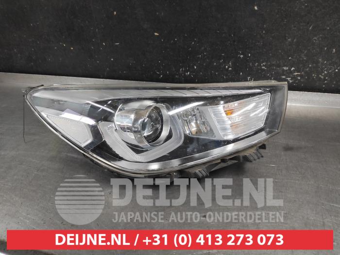 Używane Reflektor prawy Kia Rio IV (YB) 1.0i T-GDi 100 12V Cena € 500,00 Procedura marży oferowane przez V.Deijne Jap.Auto-onderdelen BV