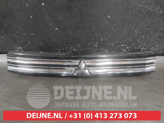 Begagnade Grill Mitsubishi Outlander (GF/GG) 2.0 16V PHEV 4x4 Pris på förfrågan erbjuds av V.Deijne Jap.Auto-onderdelen BV