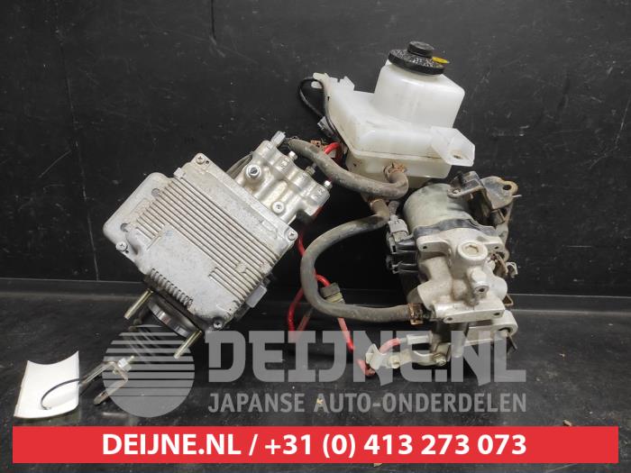 Usagé Servo frein Toyota Prius (ZVW3) 1.8 16V Plug-in Prix € 350,00 Règlement à la marge proposé par V.Deijne Jap.Auto-onderdelen BV