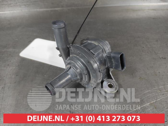 Begagnade Extra vattenpump Mazda 2 Hybrid 1.5 12V Pris på förfrågan erbjuds av V.Deijne Jap.Auto-onderdelen BV
