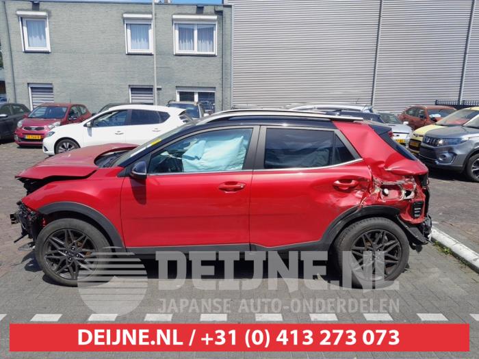 Usados Ventanilla triangular izquierda detrás Kia Stonic (YB) 1.0i T-GDi 12V Precio de solicitud ofrecido por V.Deijne Jap.Auto-onderdelen BV