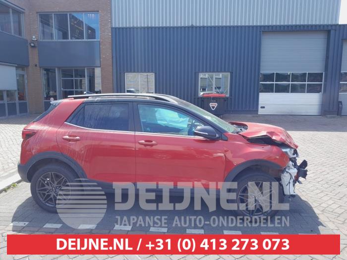 Usados Ventanilla triangular derecha detrás Kia Stonic (YB) 1.0i T-GDi 12V Precio de solicitud ofrecido por V.Deijne Jap.Auto-onderdelen BV