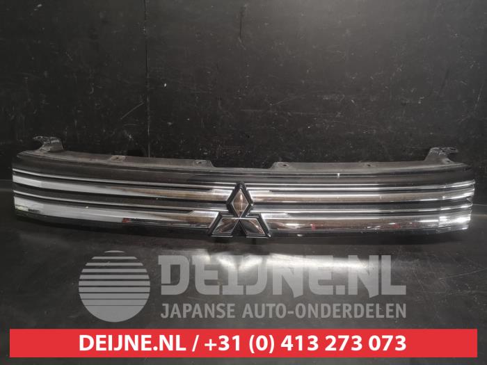 Begagnade Grill Mitsubishi Outlander (GF/GG) 2.0 16V PHEV 4x4 Pris på förfrågan erbjuds av V.Deijne Jap.Auto-onderdelen BV