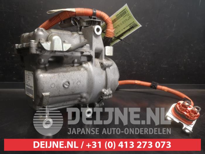 Usagé Compresseur de clim Mitsubishi Outlander (GF/GG) 2.0 16V PHEV 4x4 Prix € 250,00 Règlement à la marge proposé par V.Deijne Jap.Auto-onderdelen BV