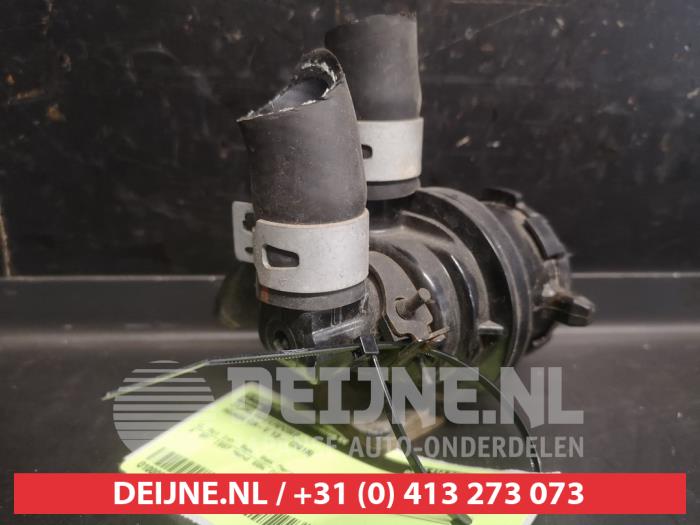 Begagnade Extra vattenpump Honda CR-V (RM) 2.0 i-VTEC 16V Pris på förfrågan erbjuds av V.Deijne Jap.Auto-onderdelen BV