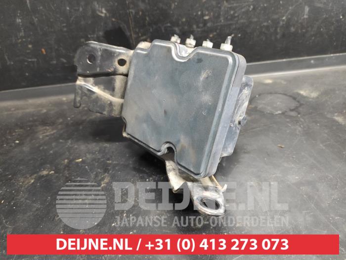 Usagé Bloc ABS Suzuki Swift (ZA/ZC/ZD) 1.2 16V Prix € 150,00 Règlement à la marge proposé par V.Deijne Jap.Auto-onderdelen BV