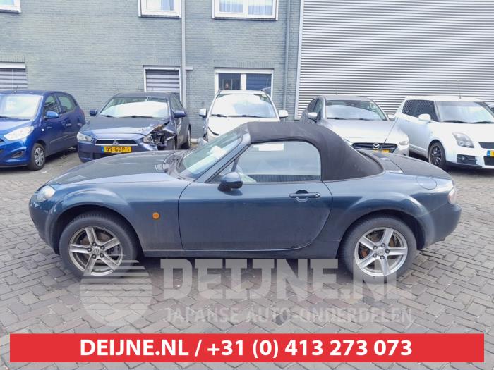 Usados Ventanilla triangular izquierda delante Mazda MX-5 (NC) 1.8i 16V Precio de solicitud ofrecido por V.Deijne Jap.Auto-onderdelen BV