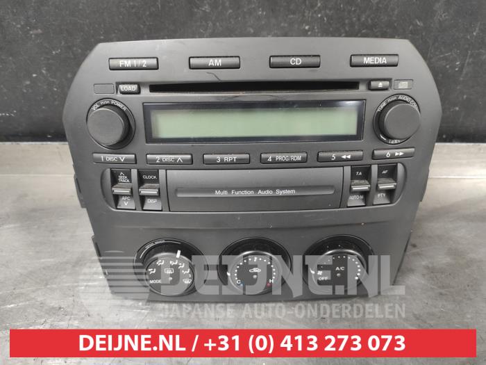 Używane Radio Mazda MX-5 (NC) 1.8i 16V Cena na żądanie oferowane przez V.Deijne Jap.Auto-onderdelen BV