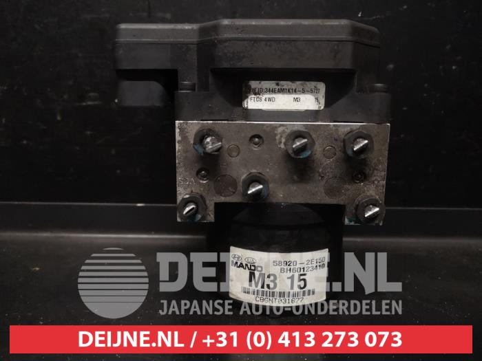 Usagé Bloc ABS Kia Sportage (JE) 2.7 V6 24V 4x4 Prix sur demande proposé par V.Deijne Jap.Auto-onderdelen BV