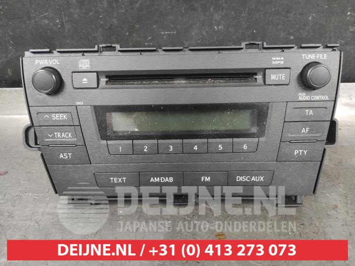 Używane Radio Toyota Prius (ZVW3) 1.8 16V Cena € 150,00 Procedura marży oferowane przez V.Deijne Jap.Auto-onderdelen BV