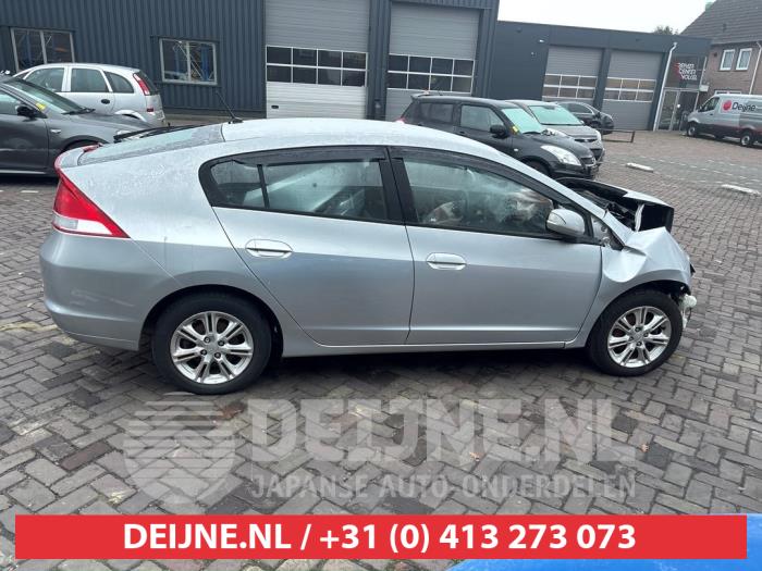 Usados Ventanilla triangular derecha detrás Honda Insight (ZE2) 1.3 16V VTEC Precio de solicitud ofrecido por V.Deijne Jap.Auto-onderdelen BV