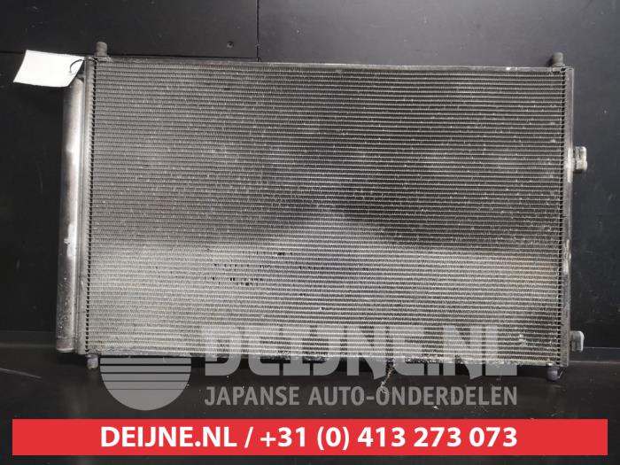 Klima Kondensor van een Toyota RAV4 (A3) 2.0 16V VVT-i 4x4 2006