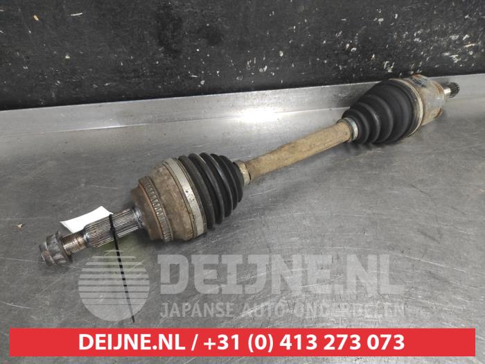 Gebrauchte Antriebswelle links vorne Toyota RAV4 (A2) 1.8 16V VVT-i 4x2 Preis € 50,00 Margenregelung angeboten von V.Deijne Jap.Auto-onderdelen BV
