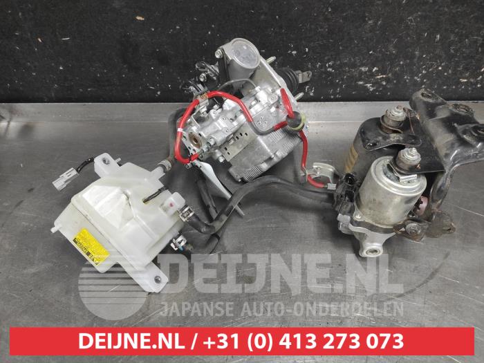 Usagé Servo frein Toyota Prius (ZVW3) 1.8 16V Prix € 300,00 Règlement à la marge proposé par V.Deijne Jap.Auto-onderdelen BV