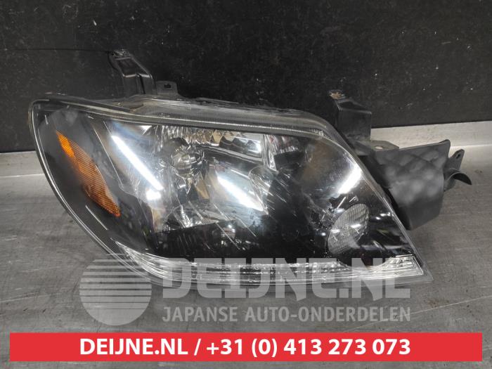 Używane Reflektor prawy Mitsubishi Outlander (CU) 2.0 16V 4x4 Cena € 100,00 Procedura marży oferowane przez V.Deijne Jap.Auto-onderdelen BV