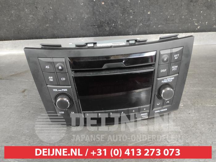 Używane Radio Suzuki Swift (ZA/ZC/ZD) 1.2 16V Cena na żądanie oferowane przez V.Deijne Jap.Auto-onderdelen BV