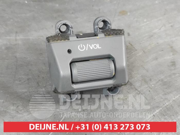 Usagé Panneau commande radio Kia EV3 (SV1) 58.3/81.4 kWh Prix € 35,00 Règlement à la marge proposé par V.Deijne Jap.Auto-onderdelen BV