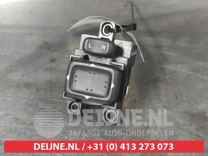 Usados Interruptor de retrovisor Mazda MX-5 (NC) 1.8i 16V Precio € 35,00 Norma de margen ofrecido por V.Deijne Jap.Auto-onderdelen BV