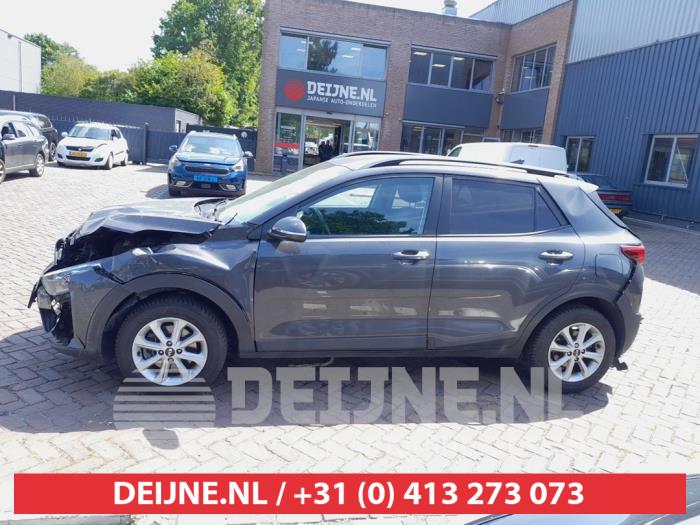 Usados Ventanilla triangular izquierda detrás Kia Stonic (YB) 1.0i T-GDi 12V Precio de solicitud ofrecido por V.Deijne Jap.Auto-onderdelen BV