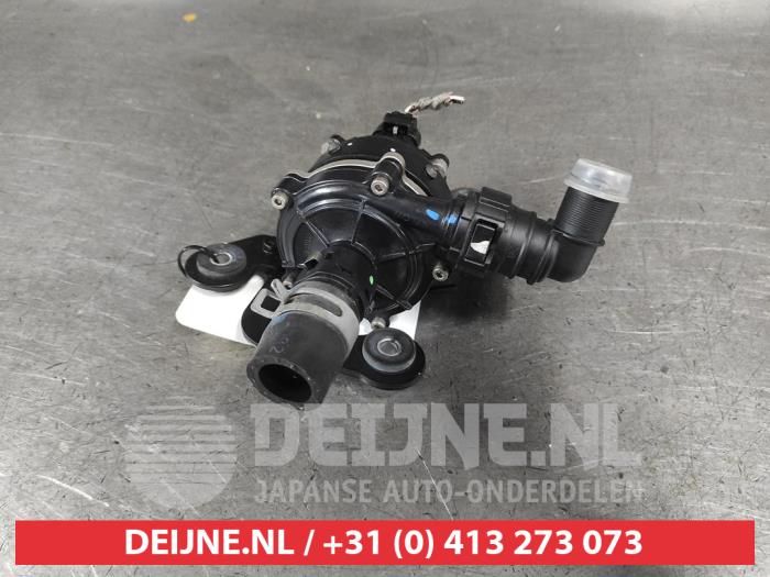 Begagnade Extra vattenpump Hyundai Tucson (NX) 1.6 T-GDI PHEV 4x4 Pris på förfrågan erbjuds av V.Deijne Jap.Auto-onderdelen BV