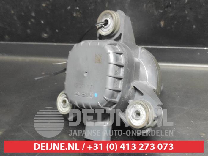 Usagé Pompe à eau Toyota Prius Plus (ZVW4) 1.8 Hybrid 16V Prix sur demande proposé par V.Deijne Jap.Auto-onderdelen BV
