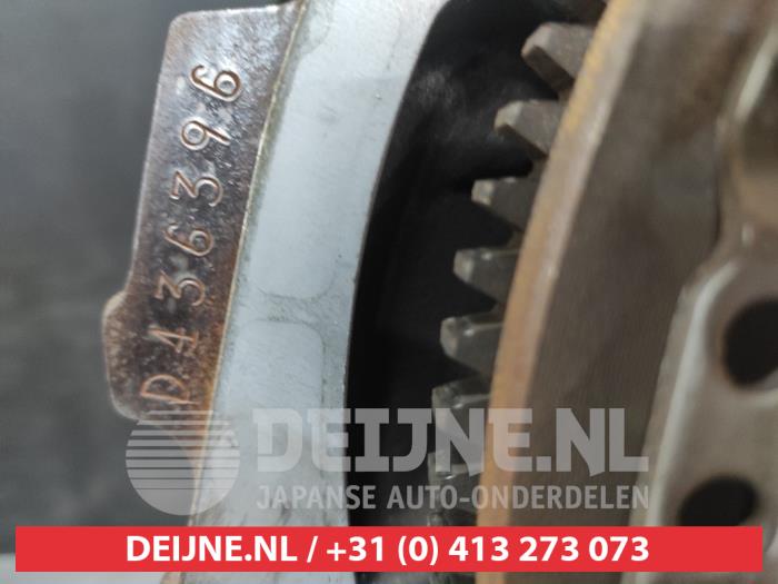 Engine from a Toyota Yaris (P1) 1.3 16V VVT-i 2005