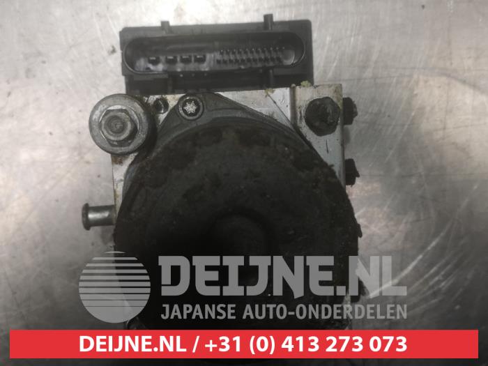 Begagnade ABS-pump Toyota Avensis Wagon (T25/B1E) 2.0 16V D-4D Pris € 75,00 Marginaltabell erbjuds av V.Deijne Jap.Auto-onderdelen BV