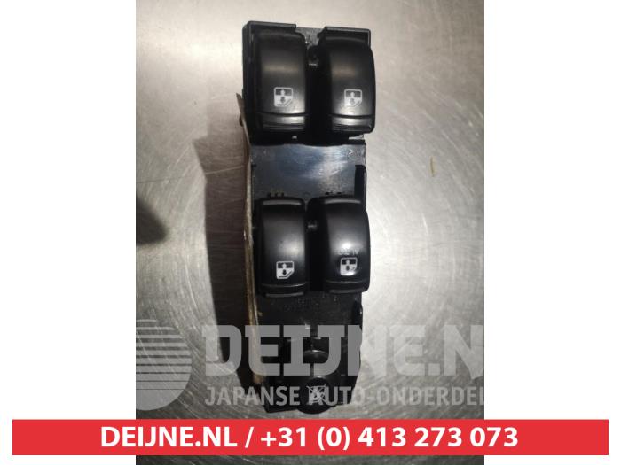 Usados Interruptor combinado de ventanillas Chevrolet Nubira Wagon (J100) 2.0 TCDI 16V Precio € 25,00 Norma de margen ofrecido por V.Deijne Jap.Auto-onderdelen BV