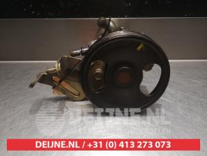 Used Power steering pump Mazda MX-5 (NB18/35/8C) 1.6i 16V Price € 35,00 Margin scheme offered by V.Deijne Jap.Auto-onderdelen BV