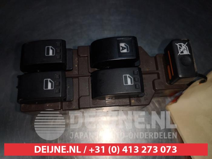 Usados Interruptor combinado de ventanillas Subaru Justy (M3) 1.0 12V DVVT Precio € 35,00 Norma de margen ofrecido por V.Deijne Jap.Auto-onderdelen BV