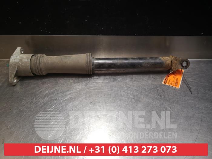 Rear shock absorber, right from a Kia Carens III (FG) 2.0 CRDI WGT 16V 2007