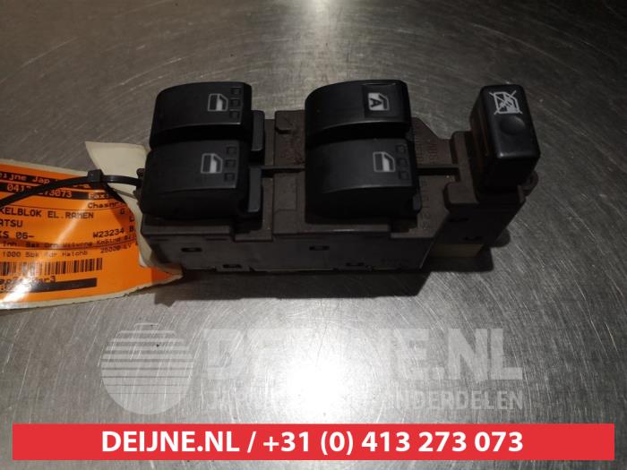 Usados Interruptor combinado de ventanillas Daihatsu Trevis 1.0 12V DVVT Precio € 25,00 Norma de margen ofrecido por V.Deijne Jap.Auto-onderdelen BV