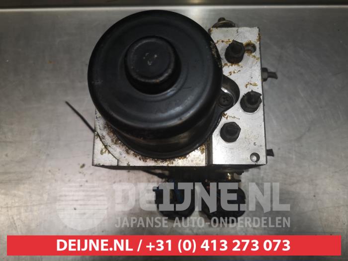 Begagnade ABS-pump Toyota RAV4 (A1) 2.0i,SR 16V 4x4 Pris € 100,00 Marginaltabell erbjuds av V.Deijne Jap.Auto-onderdelen BV