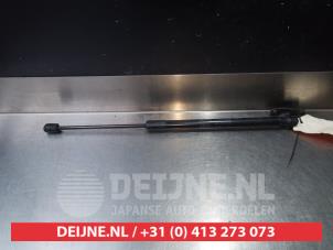 Used Rear gas strut, right Hyundai iX35 (LM) 2.0 16V Price on request offered by V.Deijne Jap.Auto-onderdelen BV