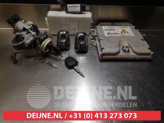 Used Engine management computer Mitsubishi L-200 2.5 TDI Price € 150,00 Margin scheme offered by V.Deijne Jap.Auto-onderdelen BV