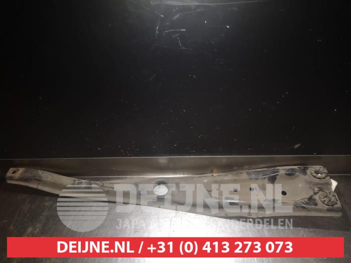 Używane Belka silnika Mazda 323 Fastbreak (BJ14) 1.5 LX,GLX 16V Cena € 35,00 Procedura marży oferowane przez V.Deijne Jap.Auto-onderdelen BV