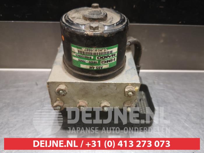 Usagé Pompe ABS Hyundai Coupe 2.0i F,FX 16V Prix € 50,00 Règlement à la marge proposé par V.Deijne Jap.Auto-onderdelen BV