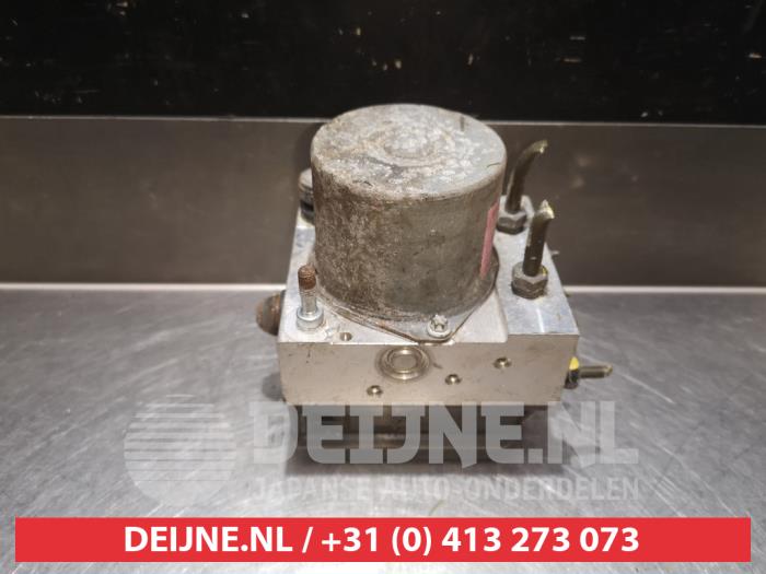 Usagé Pompe ABS Hyundai i30 Crosswagon (WWH) 1.6 CRDi 16V VGT LP Prix € 75,00 Règlement à la marge proposé par V.Deijne Jap.Auto-onderdelen BV