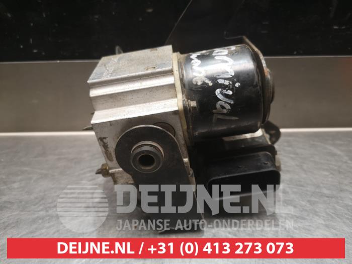 Usagé Bloc ABS Kia Carnival 1 (FLB) 2.5 V6 24V Prix € 50,00 Règlement à la marge proposé par V.Deijne Jap.Auto-onderdelen BV
