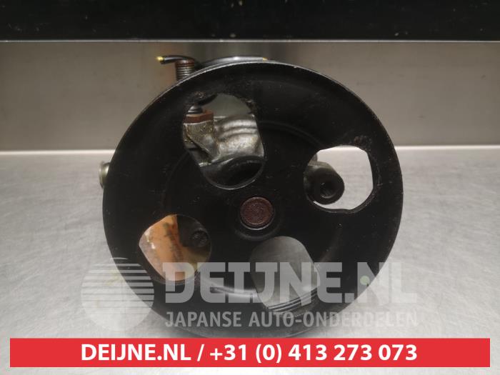 Usagé Pompe de direction Mitsubishi Carisma 1.8 GDI 16V Prix € 25,00 Règlement à la marge proposé par V.Deijne Jap.Auto-onderdelen BV